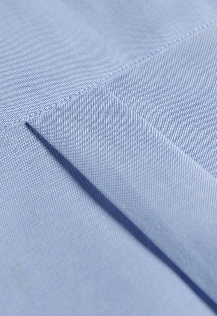 https://www.brooktaverner.com/media/catalog/product/w/h/whistler-box-pleat_1.jpg